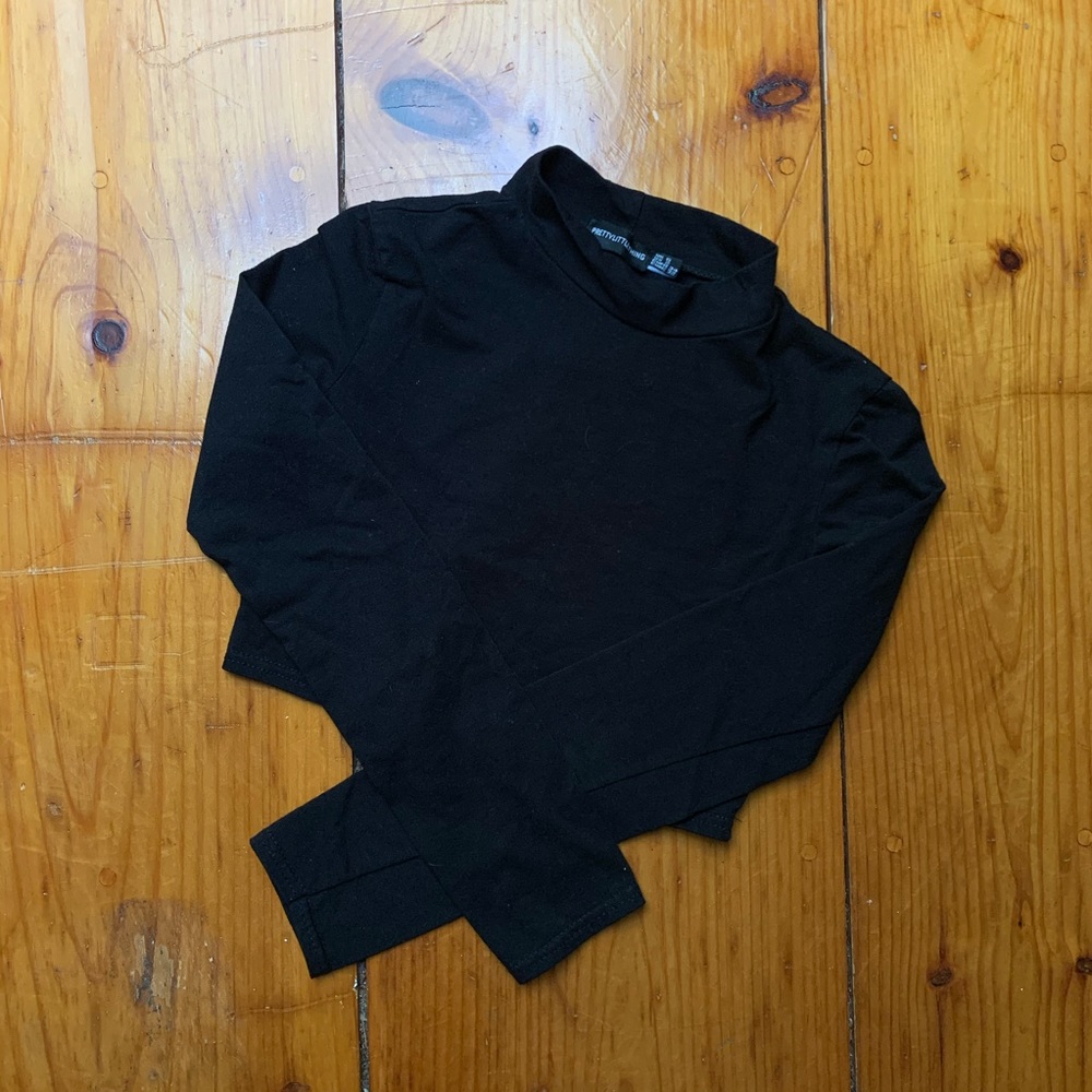 SOLD ON DEPOP Mock Neck Long Sleeve Crop Top